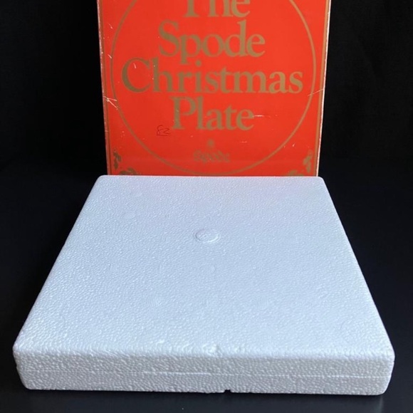 Spode Christmas Pastimes “Sleigh Ride” 1982 Boxed Display Plate - Picture 4 of 7